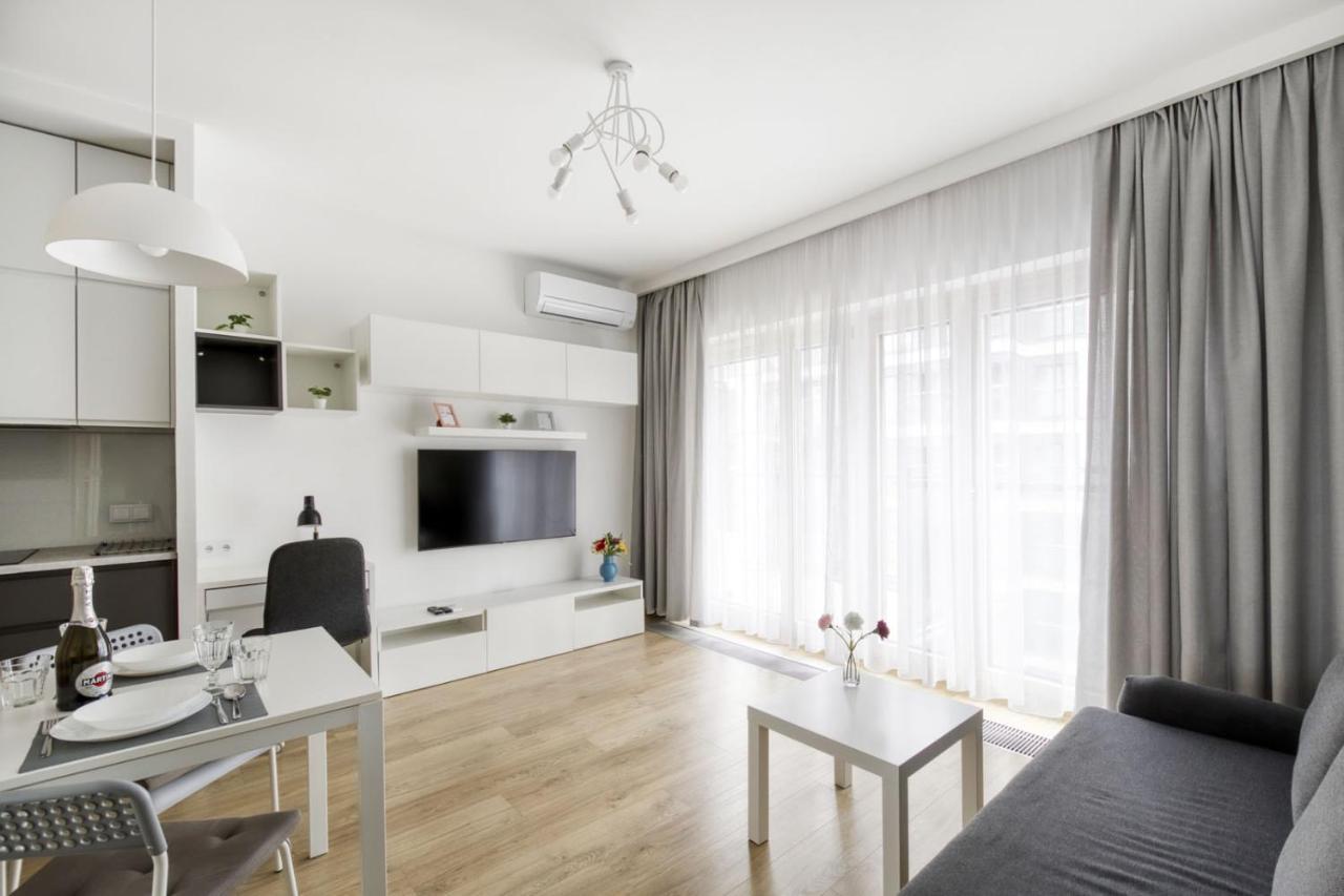 Warsaw Night Apartments Menica Residence ภายนอก รูปภาพ