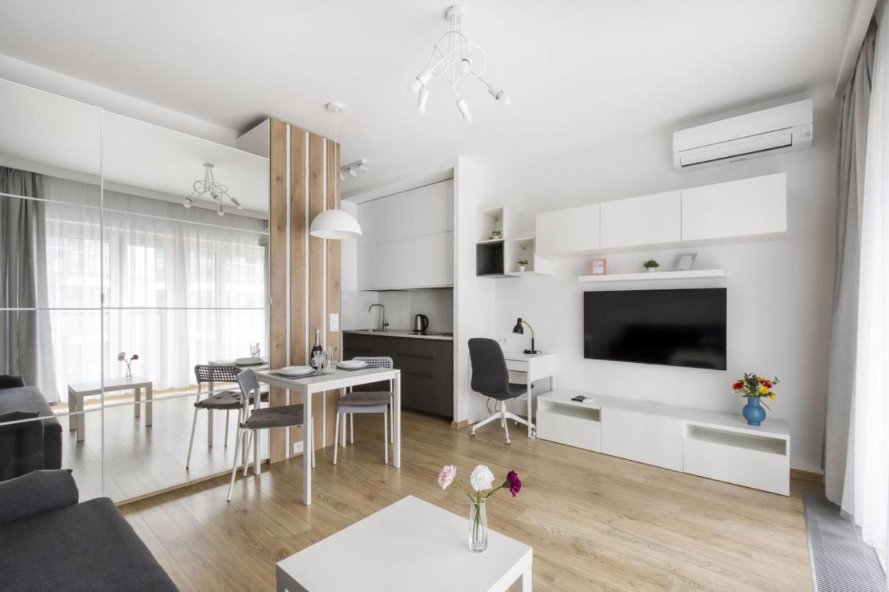 Warsaw Night Apartments Menica Residence ภายนอก รูปภาพ