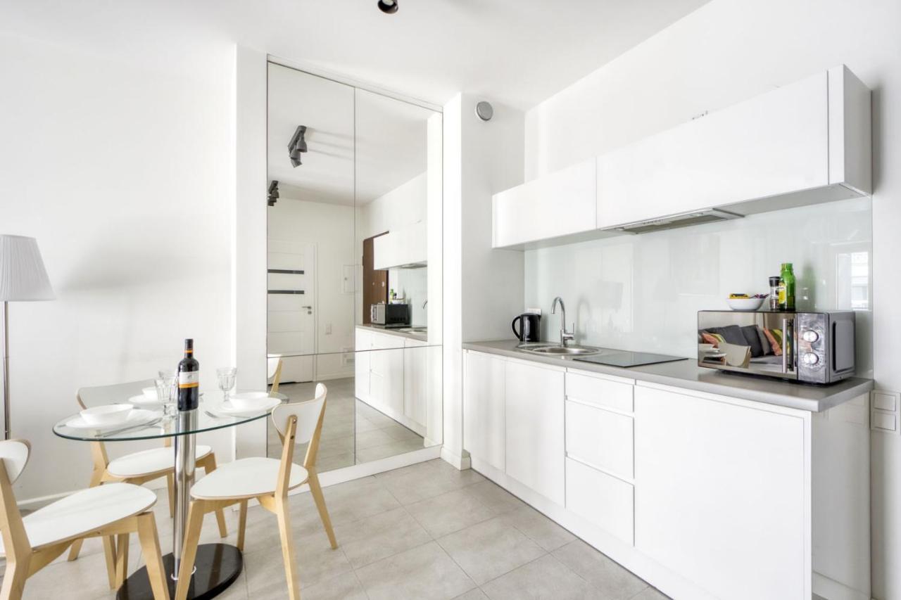 Warsaw Night Apartments Menica Residence ภายนอก รูปภาพ