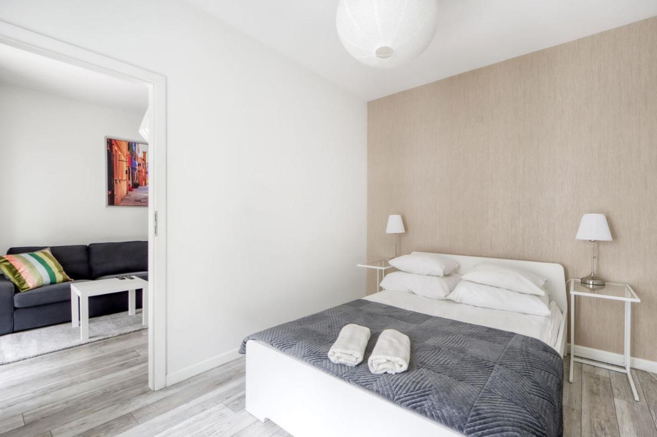 Warsaw Night Apartments Menica Residence ภายนอก รูปภาพ